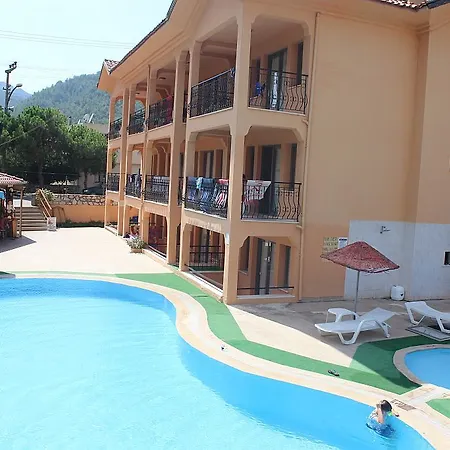 Club Sun Village מלון דירות 3*